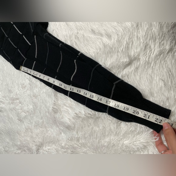 RoundTree & Yorke Crewneck Sweatshirt | Black with Stripes | Medium - Picture 8 of 11